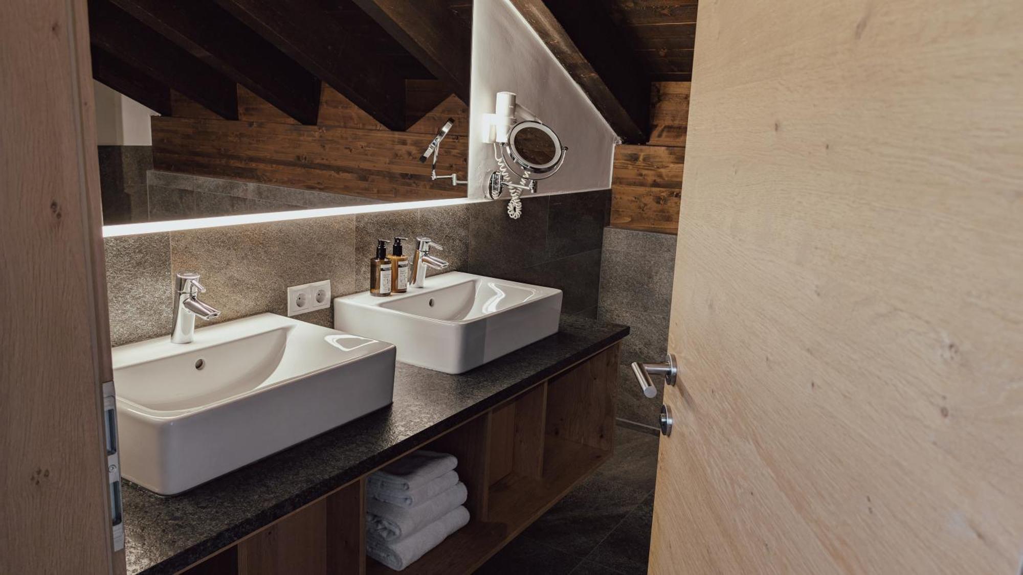 Hotel Alpenparks & Arlberg Warth Mit Pool 4*